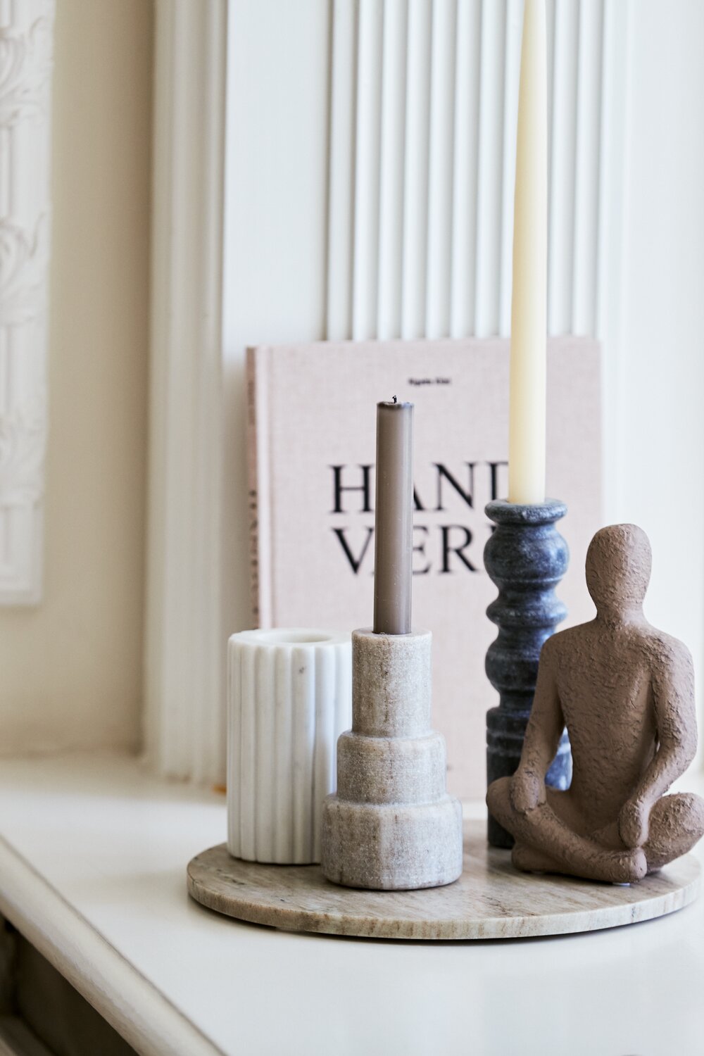 Rundt skærebræt, beige marmor - Ø:30 cm.